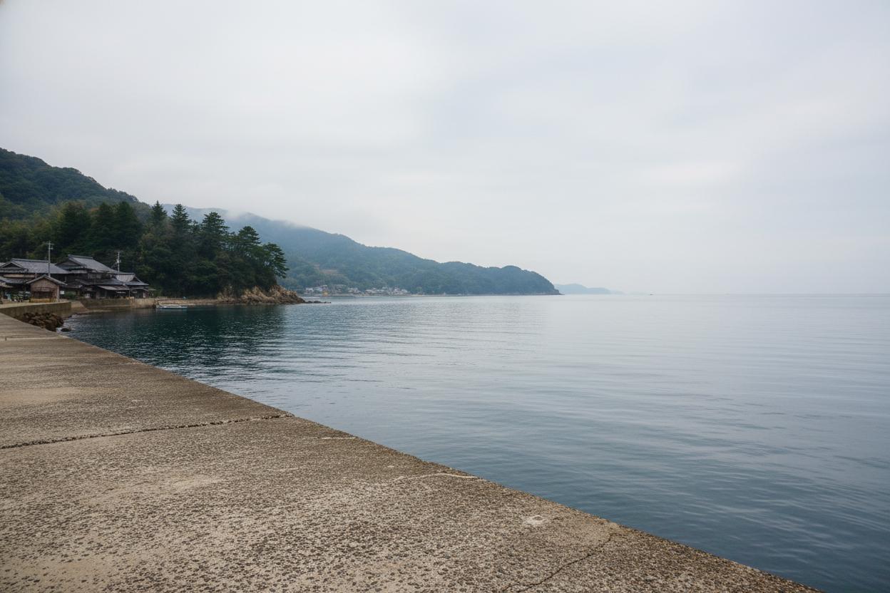 護岸から見た瀬戸内海